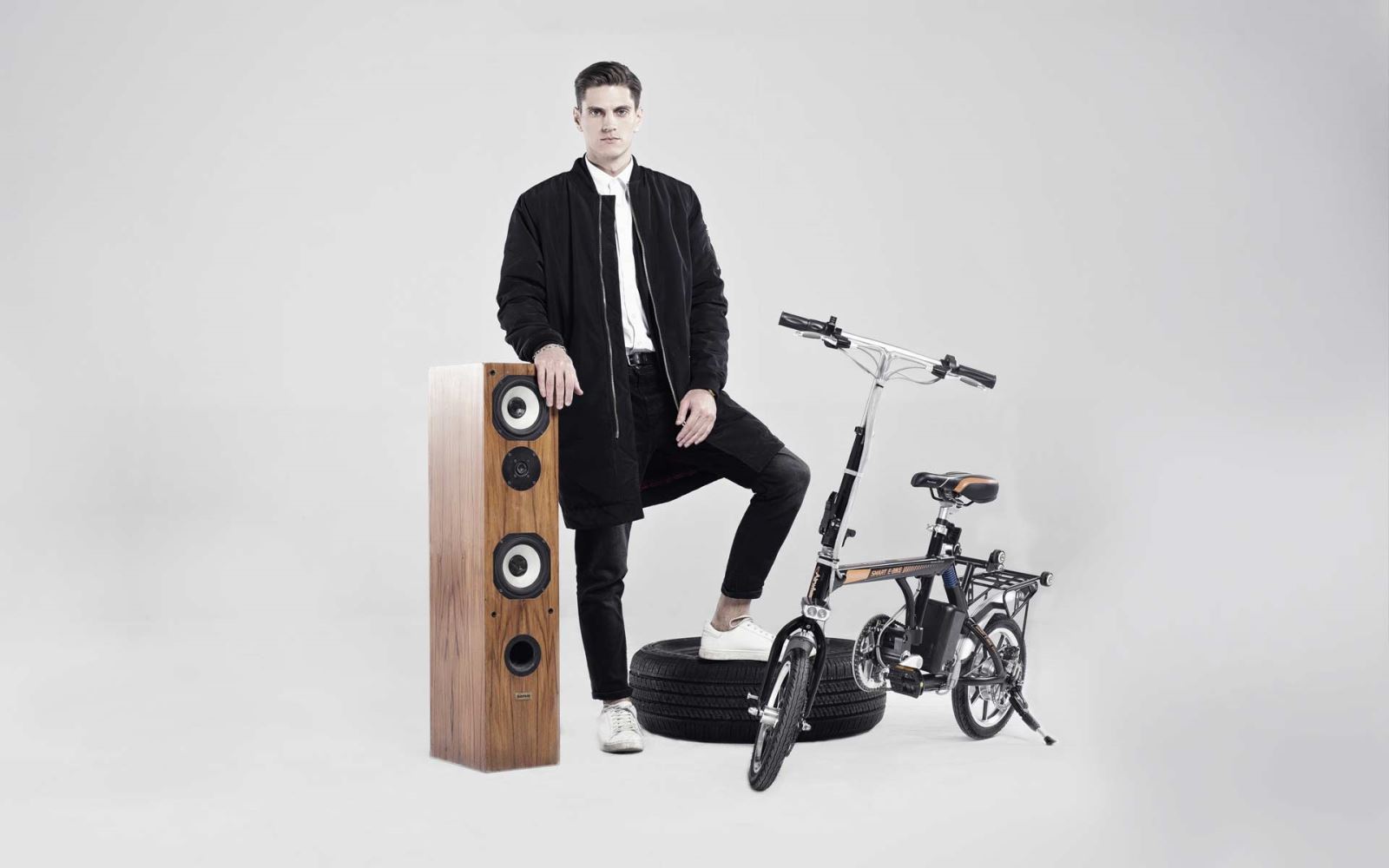 Airwheel R3 electric assist bike